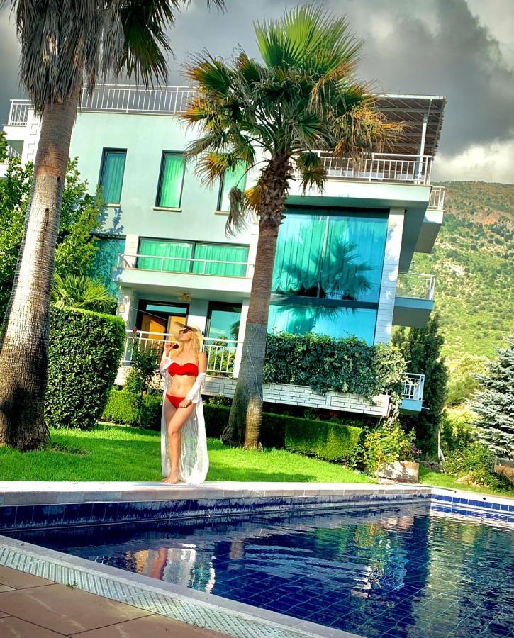 Family Beach Swimming Pool Villa Luanit Tragjas Bagian luar foto