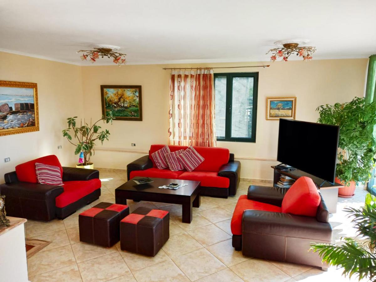 Family Beach Swimming Pool Villa Luanit Tragjas Bagian luar foto